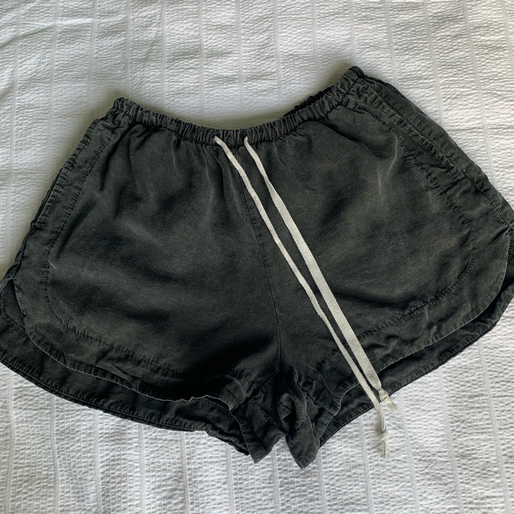 BRANDY MELVILLE soft shorts